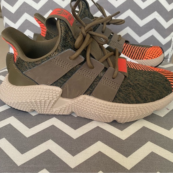 NEW! ADIDAS PROPHERE J SIZE 5.5 - Picture 2 of 15